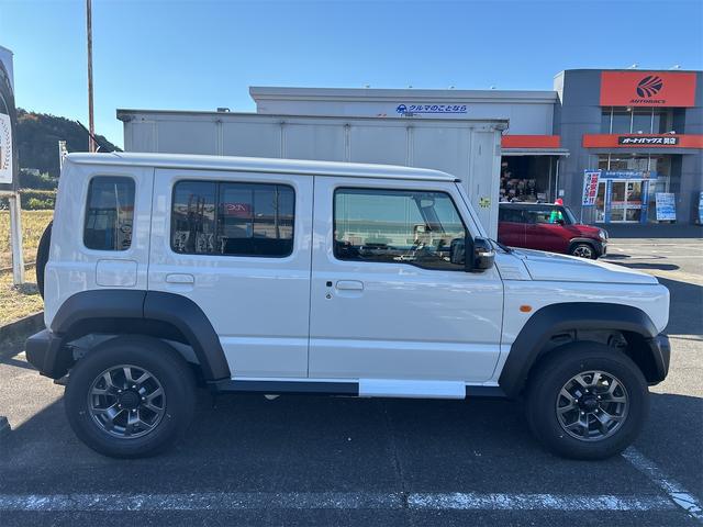 ジムニーノマド ＦＣ　４ＷＤ　バックカメラ　クリアランスソナー　オートクルーズコントロール　レーンアシスト　衝突被害軽減システム　オートライト　ＬＥＤヘッドランプ　ヘッドライトウォッシャー　アルミホイール　スマートキー（5枚目）