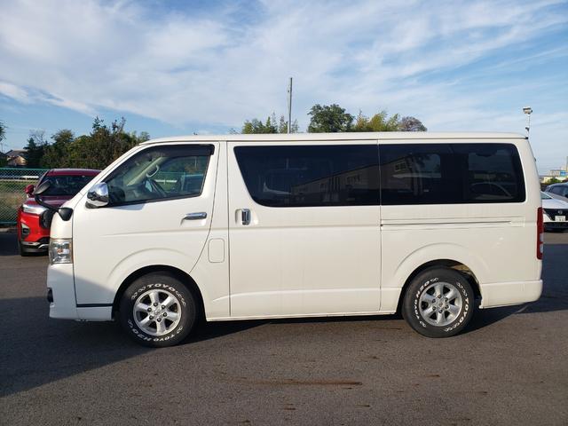 ハイエースバン ロングスーパーＧＬ　純正７インチフルセグナビ　純正１５インチＡＷ　ＥＴＣ　ドラレコ前後　ＬＥＤヘッドライト　ＬＥＤフォグ　純正１５インチＡＷ　ベッドキッド　ＡＣ１００Ｖコンセント　電動格納　エアコン　サーキュレーター（13枚目）