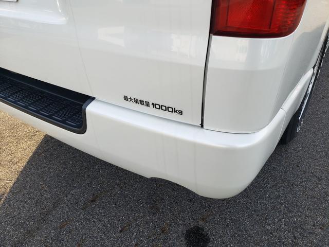 ハイエースバン ロングスーパーＧＬ　純正７インチフルセグナビ　純正１５インチＡＷ　ＥＴＣ　ドラレコ前後　ＬＥＤヘッドライト　ＬＥＤフォグ　純正１５インチＡＷ　ベッドキッド　ＡＣ１００Ｖコンセント　電動格納　エアコン　サーキュレーター（18枚目）