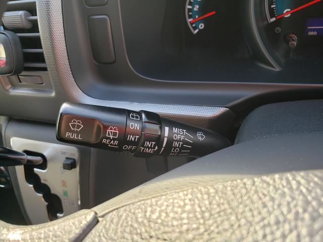 ハイエースバン ロングスーパーＧＬ　純正７インチフルセグナビ　純正１５インチＡＷ　ＥＴＣ　ドラレコ前後　ＬＥＤヘッドライト　ＬＥＤフォグ　純正１５インチＡＷ　ベッドキッド　ＡＣ１００Ｖコンセント　電動格納　エアコン　サーキュレーター（24枚目）