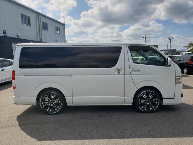ハイエースバン スーパーGL ダークプライム 7インチナビ バックカメラ LEDヘッドライト lEDフォグ 17インチアルミホイール 電動格納ミラー エンジンスターター 両側パワースライドドア AC100V充電 CD:DVD ETC 4WD(7枚目)