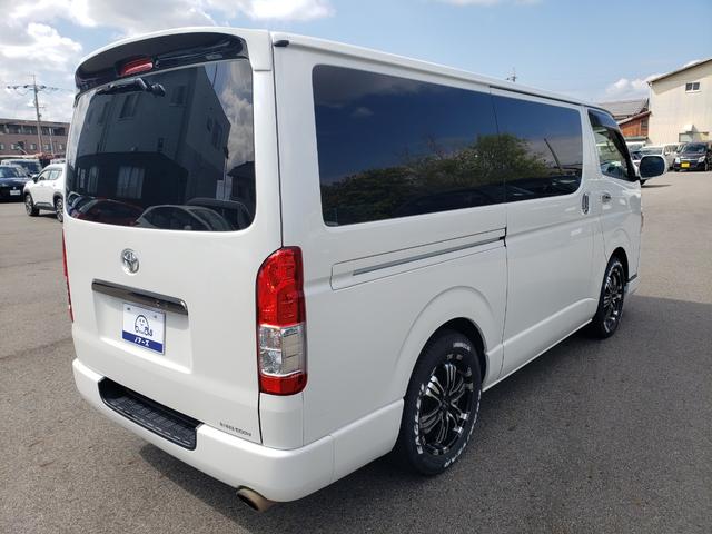 ハイエースバン スーパーGL ダークプライム 7インチナビ バックカメラ LEDヘッドライト lEDフォグ 17インチアルミホイール 電動格納ミラー エンジンスターター 両側パワースライドドア AC100V充電 CD:DVD ETC 4WD(9枚目)