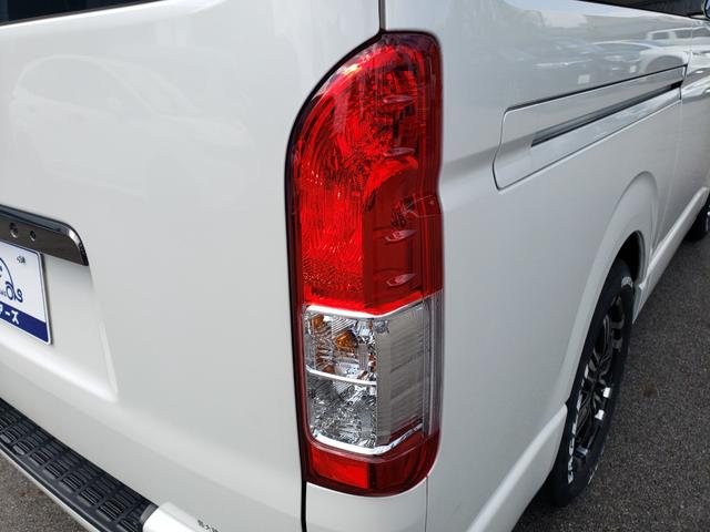 ハイエースバン スーパーGL ダークプライム 7インチナビ バックカメラ LEDヘッドライト lEDフォグ 17インチアルミホイール 電動格納ミラー エンジンスターター 両側パワースライドドア AC100V充電 CD:DVD ETC 4WD(15枚目)
