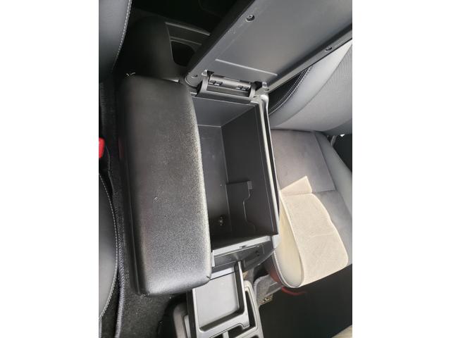 ハイエースバン スーパーGL ダークプライム 7インチナビ バックカメラ LEDヘッドライト lEDフォグ 17インチアルミホイール 電動格納ミラー エンジンスターター 両側パワースライドドア AC100V充電 CD:DVD ETC 4WD(33枚目)