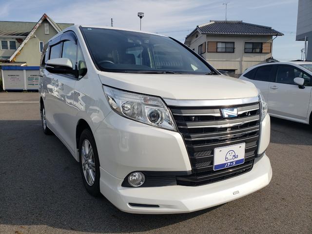 ノア ハイブリッドG 両側パワースライドドア リヤオートエアコン 純正フルセグナビ シートヒーター LEDヘッドライト フロントフォグ ETC ドライブレコーダー 純正置くだけ充電 スマートキー 社外エアロ(3枚目)