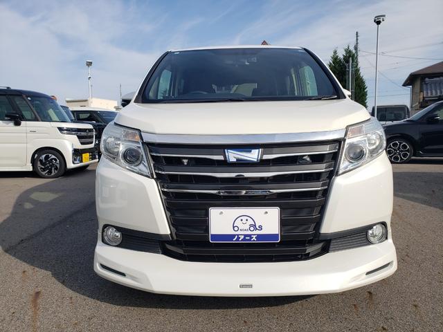 ノア ハイブリッドG 両側パワースライドドア リヤオートエアコン 純正フルセグナビ シートヒーター LEDヘッドライト フロントフォグ ETC ドライブレコーダー 純正置くだけ充電 スマートキー 社外エアロ(4枚目)