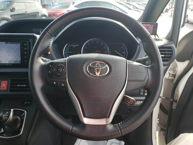 ノア ハイブリッドG 両側パワースライドドア リヤオートエアコン 純正フルセグナビ シートヒーター LEDヘッドライト フロントフォグ ETC ドライブレコーダー 純正置くだけ充電 スマートキー 社外エアロ(12枚目)