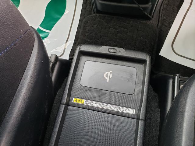 ノア ハイブリッドG 両側パワースライドドア リヤオートエアコン 純正フルセグナビ シートヒーター LEDヘッドライト フロントフォグ ETC ドライブレコーダー 純正置くだけ充電 スマートキー 社外エアロ(21枚目)