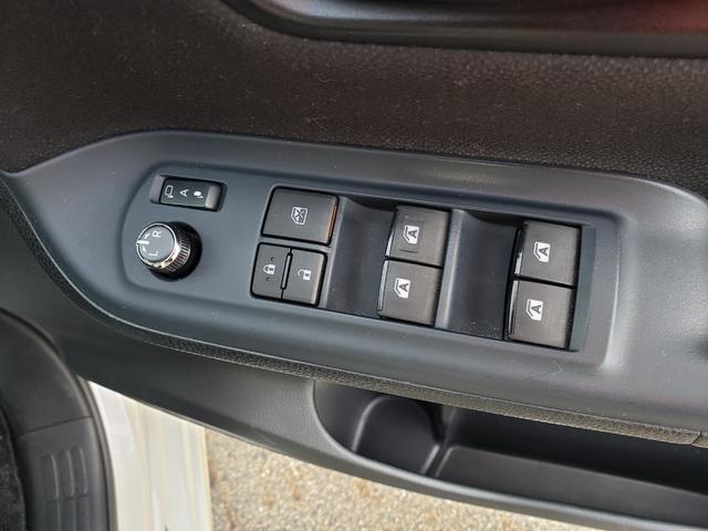 ノア ハイブリッドG 両側パワースライドドア リヤオートエアコン 純正フルセグナビ シートヒーター LEDヘッドライト フロントフォグ ETC ドライブレコーダー 純正置くだけ充電 スマートキー 社外エアロ(36枚目)