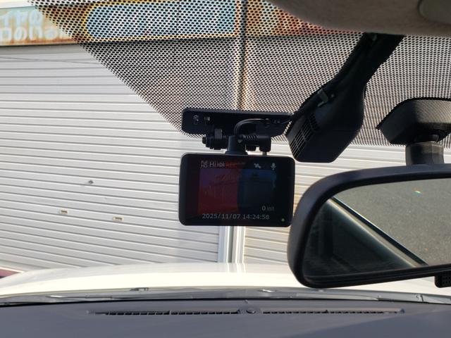 ノア ハイブリッドG 両側パワースライドドア リヤオートエアコン 純正フルセグナビ シートヒーター LEDヘッドライト フロントフォグ ETC ドライブレコーダー 純正置くだけ充電 スマートキー 社外エアロ(37枚目)