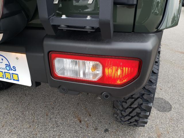 ジムニー XC 登録済未使用車 ジーアイギアオフロード ブルバー LEDオフロード サイドステップ ワイドオーバーフェンダー リアラダー ルーフラック スペアタイヤハードカバー 3インチリフトアップキット(18枚目)
