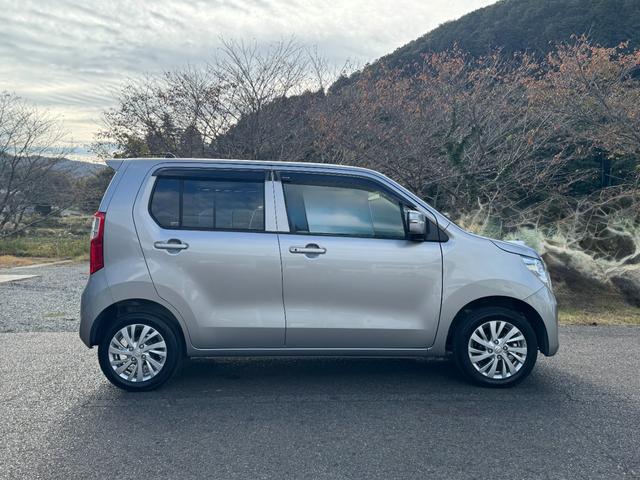 それでは、前置きが続きましたがここから車輛のご案内に移りたいと思います。当車輛がどんな仕様、装備なのか等、お楽しみ頂きながらご確認頂けましたら幸いです