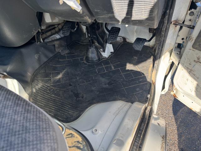 ハイゼットトラック ローダンプ　ミッション　４ＷＤ　低床ダンプ　三方開　エアコン　パワーステアリング　荷台ラバーマット（16枚目）