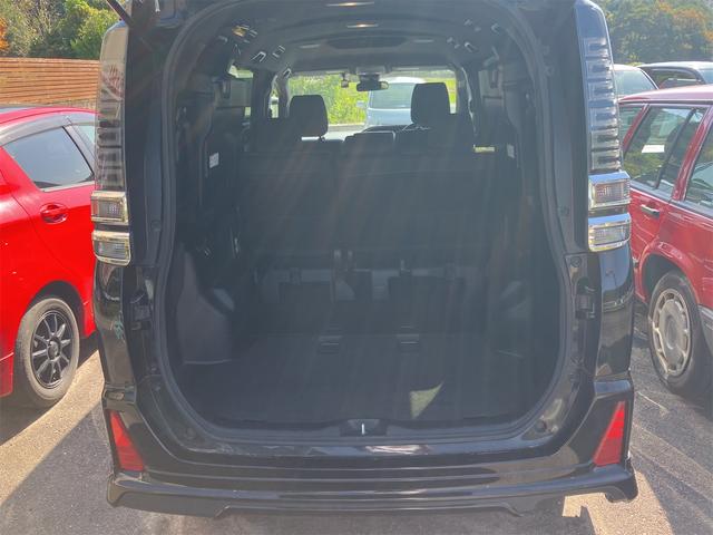 ヴォクシー ＺＳ　煌　ドライブレコーダー　ＥＴＣ　オートクルーズコントロール　レーンアシスト　衝突被害軽減システム　両側電動スライドドア　オートマチックハイビーム　ＬＥＤヘッドランプ　スマートキー　アイドリングストップ（17枚目）