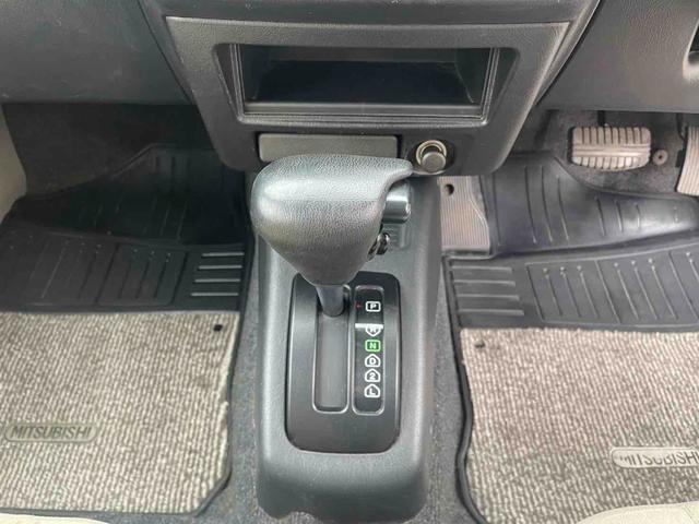 パジェロミニ ＶＲ　４ＷＤ　電動格納ミラー　ＡＴ　ＡＢＳ　ＣＤ　アルミホイール　衝突安全ボディ　エアコン　パワーステアリング　パワーウィンドウ（3枚目）