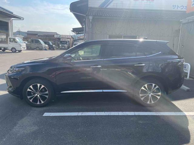 ハリアー プレミアム　スタイルモーヴ　点検記録簿付　オートクルーズコントロール　パワーシート　ナビ　オートマチックハイビーム　ＬＥＤヘッドランプ　電動リアゲート　アルミホイール　スマートキー　アイドリングストップ　シートヒーター（5枚目）