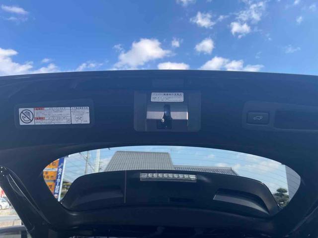ハリアー プレミアム　スタイルモーヴ　点検記録簿付　オートクルーズコントロール　パワーシート　ナビ　オートマチックハイビーム　ＬＥＤヘッドランプ　電動リアゲート　アルミホイール　スマートキー　アイドリングストップ　シートヒーター（17枚目）