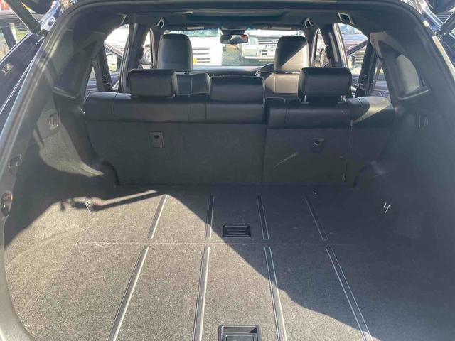 ハリアー プレミアム　スタイルモーヴ　点検記録簿付　オートクルーズコントロール　パワーシート　ナビ　オートマチックハイビーム　ＬＥＤヘッドランプ　電動リアゲート　アルミホイール　スマートキー　アイドリングストップ　シートヒーター（20枚目）