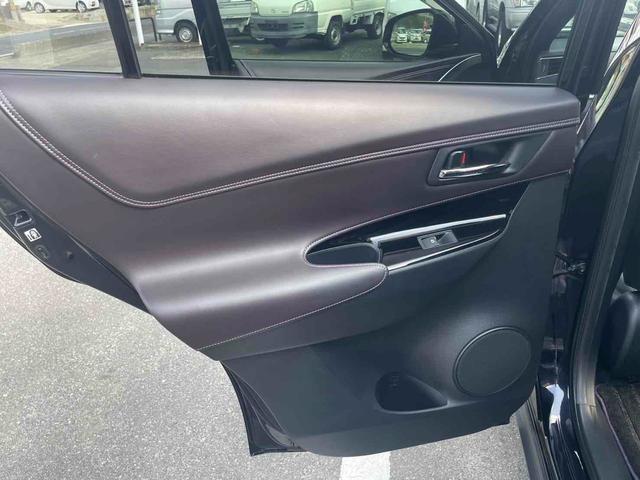 ハリアー プレミアム　スタイルモーヴ　点検記録簿付　オートクルーズコントロール　パワーシート　ナビ　オートマチックハイビーム　ＬＥＤヘッドランプ　電動リアゲート　アルミホイール　スマートキー　アイドリングストップ　シートヒーター（23枚目）