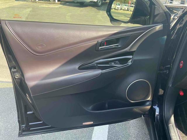 ハリアー プレミアム　スタイルモーヴ　点検記録簿付　オートクルーズコントロール　パワーシート　ナビ　オートマチックハイビーム　ＬＥＤヘッドランプ　電動リアゲート　アルミホイール　スマートキー　アイドリングストップ　シートヒーター（26枚目）