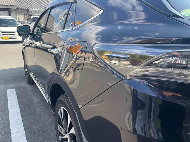 ハリアー プレミアム　スタイルモーヴ　点検記録簿付　オートクルーズコントロール　パワーシート　ナビ　オートマチックハイビーム　ＬＥＤヘッドランプ　電動リアゲート　アルミホイール　スマートキー　アイドリングストップ　シートヒーター（36枚目）