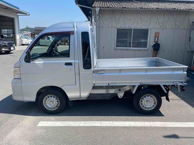 ハイゼットトラック ジャンボ　軽トラック　三方開　ＭＴ　ＥＴＣ　キーレスエントリー　エアコン　パワーステアリング　パワーウィンドウ　運転席エアバッグ（3枚目）