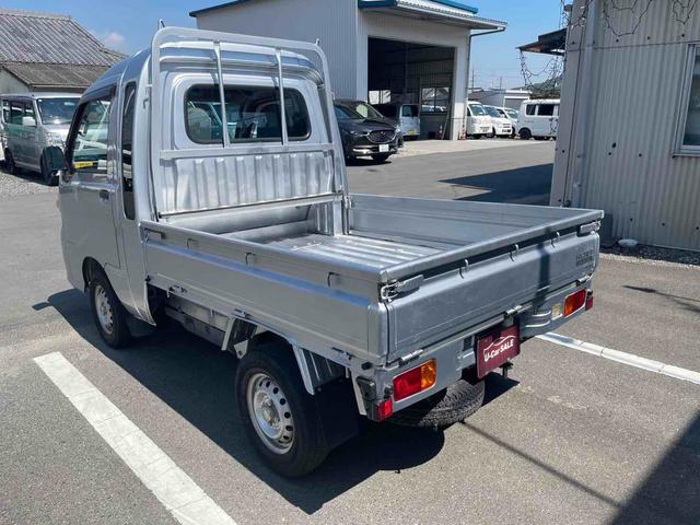 ハイゼットトラック ジャンボ　軽トラック　三方開　ＭＴ　ＥＴＣ　キーレスエントリー　エアコン　パワーステアリング　パワーウィンドウ　運転席エアバッグ（4枚目）