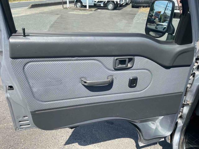 ハイゼットトラック ジャンボ　軽トラック　三方開　ＭＴ　ＥＴＣ　キーレスエントリー　エアコン　パワーステアリング　パワーウィンドウ　運転席エアバッグ（18枚目）