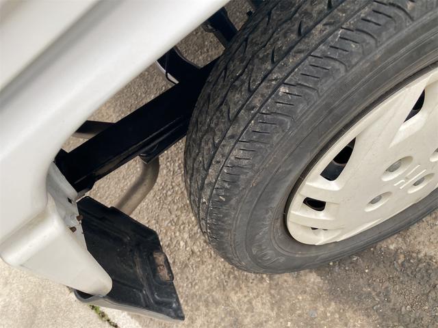 アクティトラック タウン　エアコン　パワステ　パワーウィンドウ　キーレス　５速マニュアル　幌　　走行４０５６４ｋｍ　ＣＤ　４ＷＤ　運転席エアバッグ（11枚目）