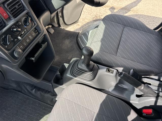 スーパーキャリイ Ｘ　Ｘ　切り替え４ＷＤ　５速マニュアル　衝突被害軽減ブレーキ　デフロック　フロントフォグランプ　フロントメッキグリル　パワーウィンドウ　キーレス　走行５３１５６ＫＭ（33枚目）