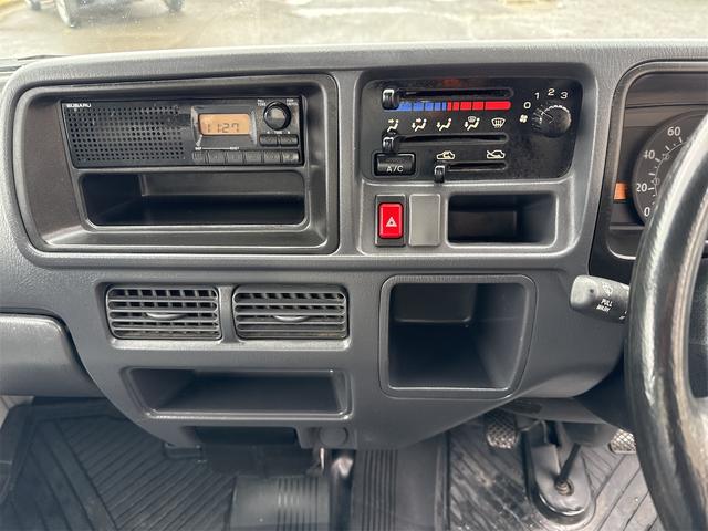 サンバートラック ＴＢ　エアコン　パワステ　切り替え４ＷＤ　運転席エアバック　ＡＭ／ＦＭラジオ　５速マニュアル　走行２１５００ＫＭ（24枚目）