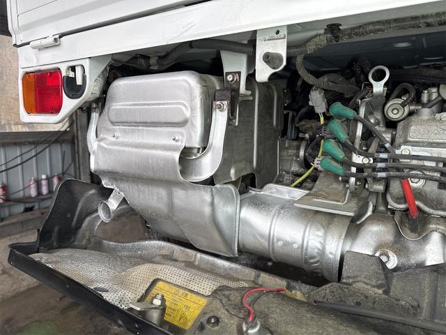 サンバートラック ＴＢ　エアコン　パワステ　切り替え４ＷＤ　運転席エアバック　ＡＭ／ＦＭラジオ　５速マニュアル　走行２１５００ＫＭ（67枚目）