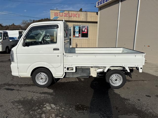 キャリイトラック KCエアコン・パワステ農繁仕様 エアコン パワステ 切り替え4WD デフロック 4枚リーフスプリング 運転席エアバック AM/FMラジオ 走行81969KM 5速マニュアル(3枚目)