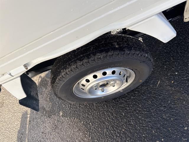 キャリイトラック KCエアコン・パワステ農繁仕様 エアコン パワステ 切り替え4WD デフロック 4枚リーフスプリング 運転席エアバック AM/FMラジオ 走行81969KM 5速マニュアル(13枚目)