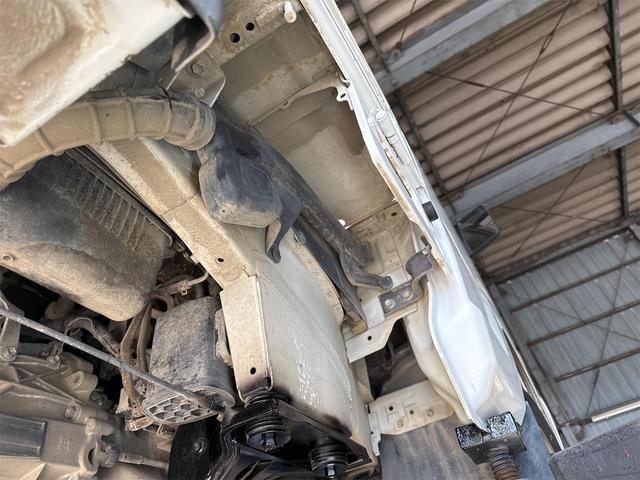 キャリイトラック KCエアコン・パワステ農繁仕様 エアコン パワステ 切り替え4WD デフロック 4枚リーフスプリング 運転席エアバック AM/FMラジオ 走行81969KM 5速マニュアル(65枚目)
