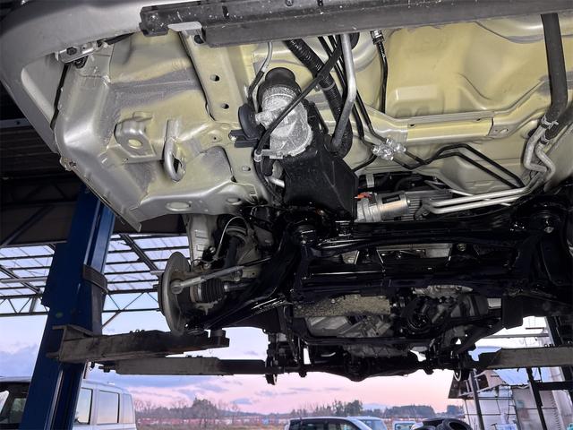 キャリイトラック KCエアコン・パワステ エアコン パワステ 切り替え4WD デフロック 4枚リーフスプリング CD 横滑り防止 運転席エアバック 助手席側エアバック 車検令和9年 走行18619KM 5速マニュアル(42枚目)