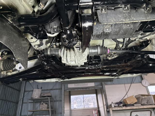 キャリイトラック KCエアコン・パワステ エアコン パワステ 切り替え4WD デフロック 4枚リーフスプリング CD 横滑り防止 運転席エアバック 助手席側エアバック 車検令和9年 走行18619KM 5速マニュアル(62枚目)