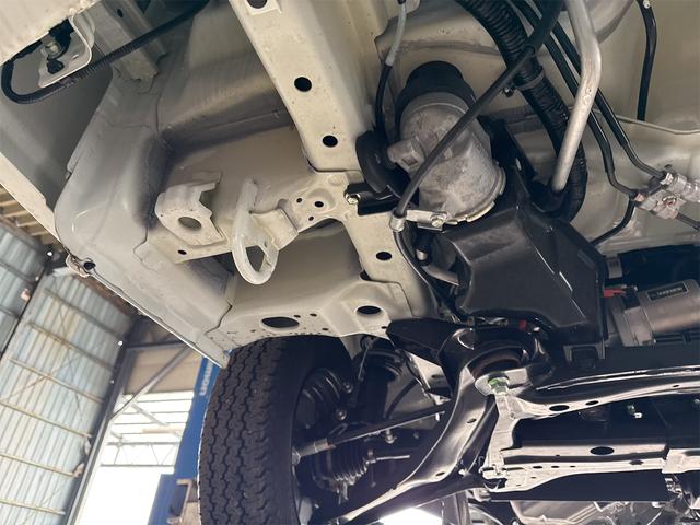 NT100クリッパートラック DX農繁仕様 エアコン パワステ 切り替え4WD 4枚リーフスプリング デフロック 横滑り防止 ABS オートライト 荷台ランプ 純正マット 荷台マット 走行51KM 車検令和8年6月(38枚目)