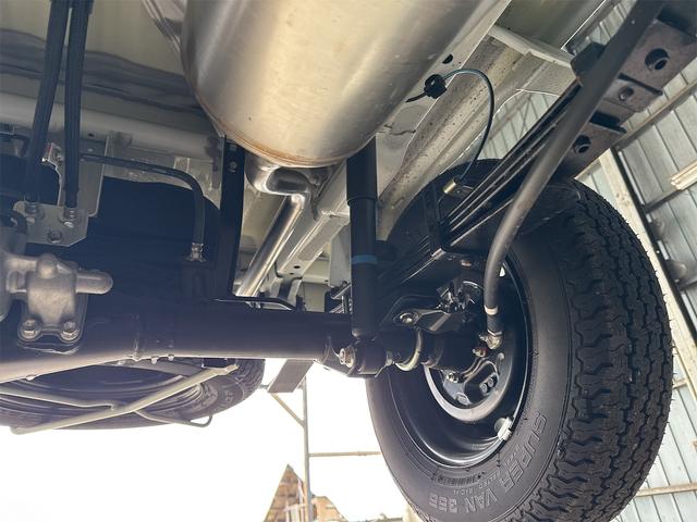 NT100クリッパートラック DX農繁仕様 エアコン パワステ 切り替え4WD 4枚リーフスプリング デフロック 横滑り防止 ABS オートライト 荷台ランプ 純正マット 荷台マット 走行51KM 車検令和8年6月(48枚目)