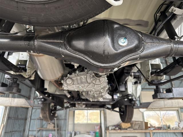 NT100クリッパートラック DX農繁仕様 エアコン パワステ 切り替え4WD 4枚リーフスプリング デフロック 横滑り防止 ABS オートライト 荷台ランプ 純正マット 荷台マット 走行51KM 車検令和8年6月(54枚目)