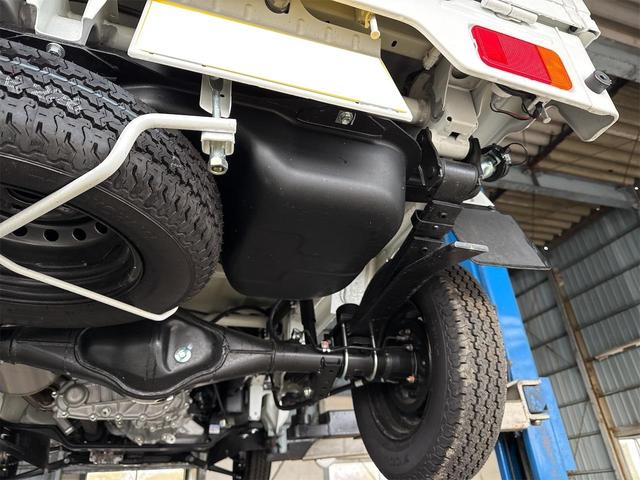 NT100クリッパートラック DX農繁仕様 エアコン パワステ 切り替え4WD 4枚リーフスプリング デフロック 横滑り防止 ABS オートライト 荷台ランプ 純正マット 荷台マット 走行51KM 車検令和8年6月(55枚目)