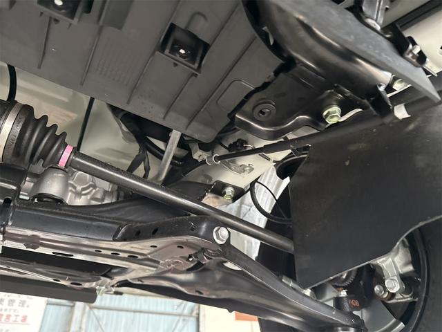 NT100クリッパートラック DX農繁仕様 エアコン パワステ 切り替え4WD 4枚リーフスプリング デフロック 横滑り防止 ABS オートライト 荷台ランプ 純正マット 荷台マット 走行51KM 車検令和8年6月(66枚目)