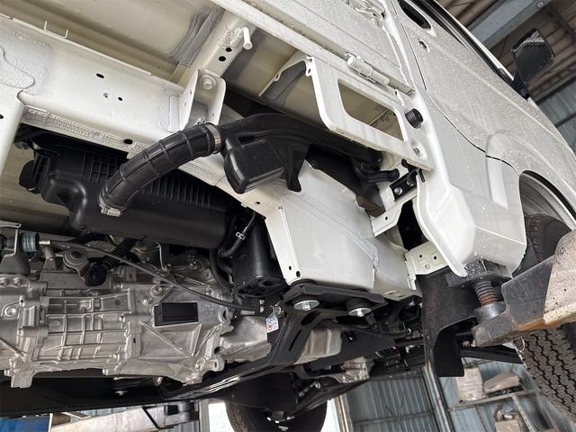 NT100クリッパートラック DX農繁仕様 エアコン パワステ 切り替え4WD 4枚リーフスプリング デフロック 横滑り防止 ABS オートライト 荷台ランプ 純正マット 荷台マット 走行51KM 車検令和8年6月(68枚目)