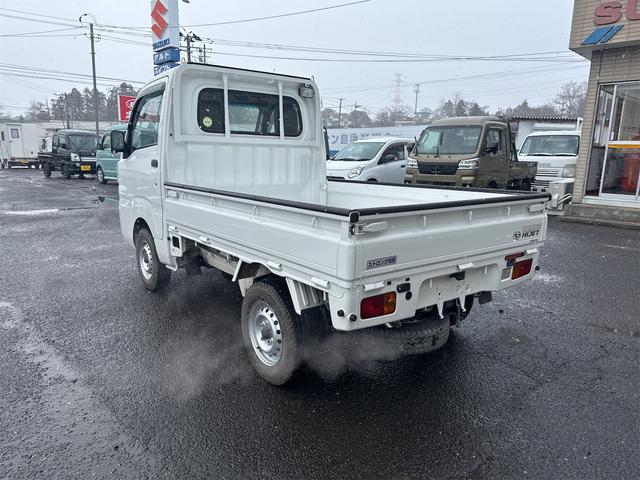 ハイゼットトラック スタンダードSAIIIt エアコン パワステ 切り替え4WD スマートアシストオートマ LEDヘッドライト LEDフォグランプ 4枚リーフスプリング 運転席エアバック 走行28646KM(4枚目)