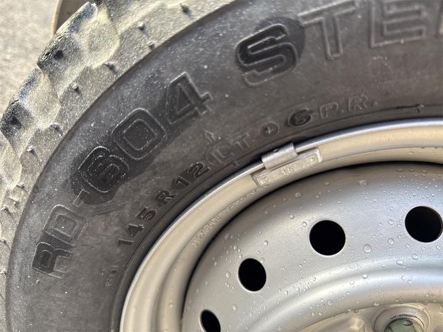 キャリイトラック 　リフトダンプ　エアコン　パワステ　切り替え４ＷＤ　５速マニュアル　走行３６５４９ＫＭ　車検令和９年４月　ＥＴＣ（9枚目）