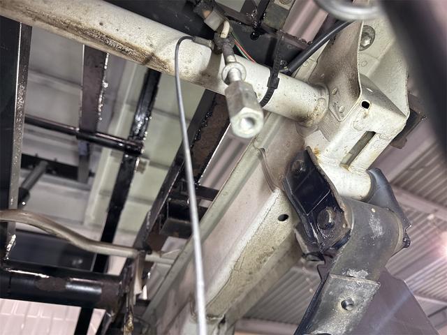 キャリイトラック 　リフトダンプ　エアコン　パワステ　切り替え４ＷＤ　５速マニュアル　走行３６５４９ＫＭ　車検令和９年４月　ＥＴＣ（62枚目）