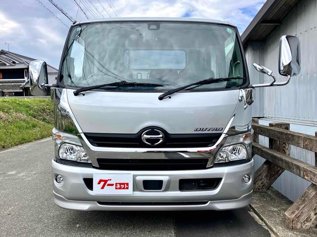 デュトロ 　積載車　最大積載量２８００ｋｇ　６ＭＴ古川ユニック製　Ｎｅｏ５　ウインチ巻上能力２．５ｔｏｎ　ディスチャージヘッドランプ　衝突被害軽減システム　ＥＴＣ　ナビ　ＴＶバックカメラ　電動格納ミラー（2枚目）