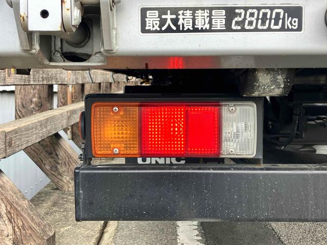 デュトロ 　積載車　最大積載量２８００ｋｇ　６ＭＴ古川ユニック製　Ｎｅｏ５　ウインチ巻上能力２．５ｔｏｎ　ディスチャージヘッドランプ　衝突被害軽減システム　ＥＴＣ　ナビ　ＴＶバックカメラ　電動格納ミラー（11枚目）