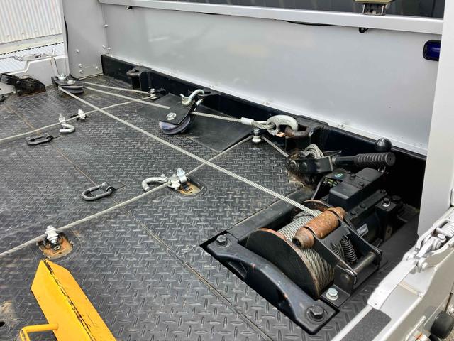 デュトロ 　積載車　最大積載量２８００ｋｇ　６ＭＴ古川ユニック製　Ｎｅｏ５　ウインチ巻上能力２．５ｔｏｎ　ディスチャージヘッドランプ　衝突被害軽減システム　ＥＴＣ　ナビ　ＴＶバックカメラ　電動格納ミラー（18枚目）