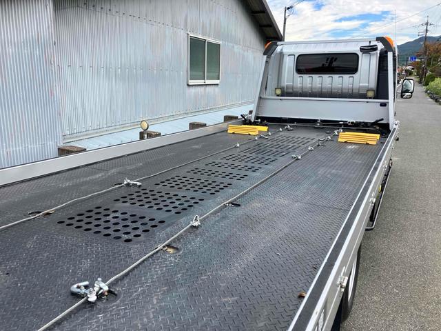 デュトロ 　積載車　最大積載量２８００ｋｇ　６ＭＴ古川ユニック製　Ｎｅｏ５　ウインチ巻上能力２．５ｔｏｎ　ディスチャージヘッドランプ　衝突被害軽減システム　ＥＴＣ　ナビ　ＴＶバックカメラ　電動格納ミラー（19枚目）